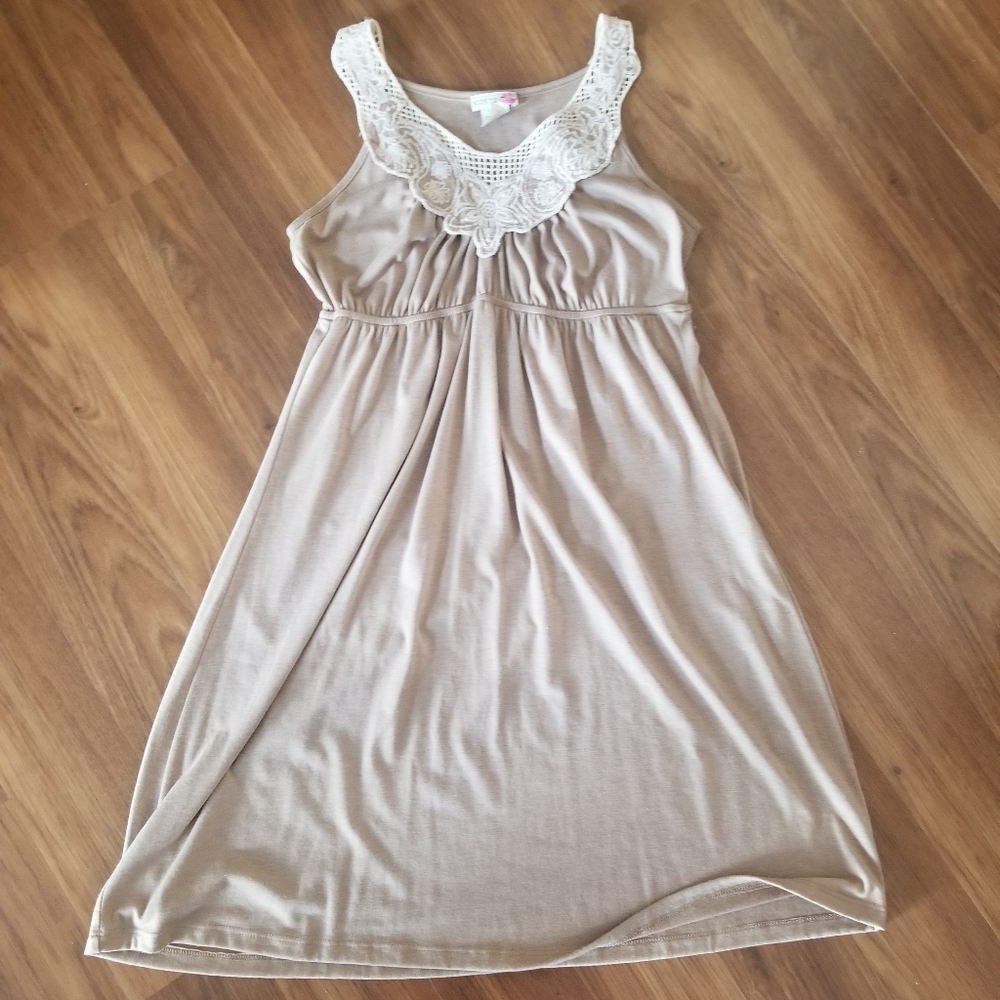 Tan/Lace Sleeveless Midi Dress